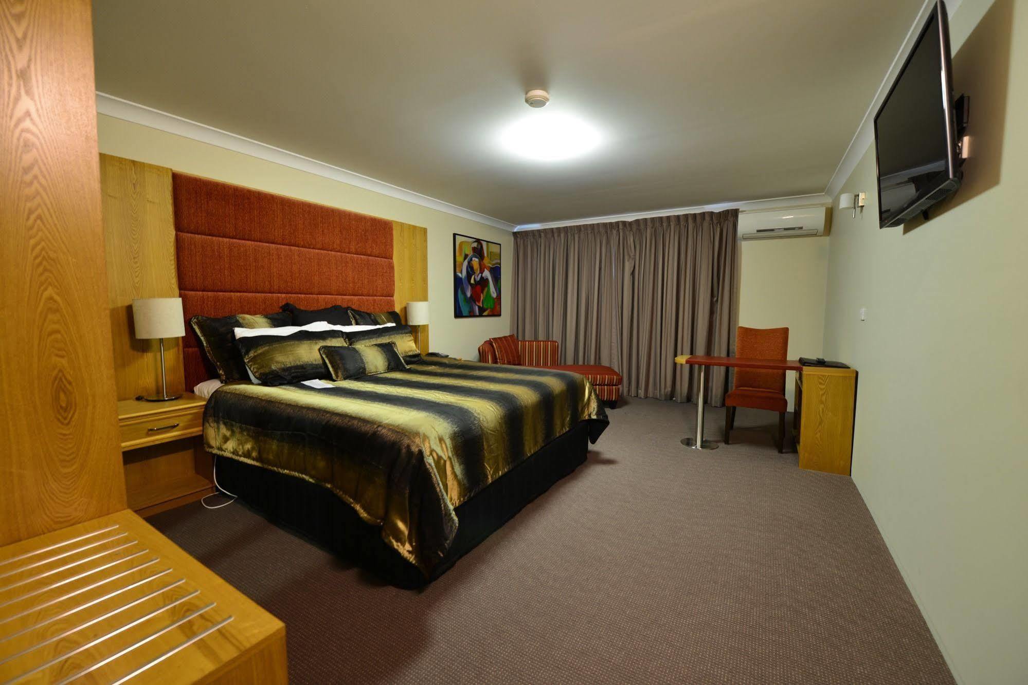 Winning Post Motor Inn Маджі Екстер'єр фото